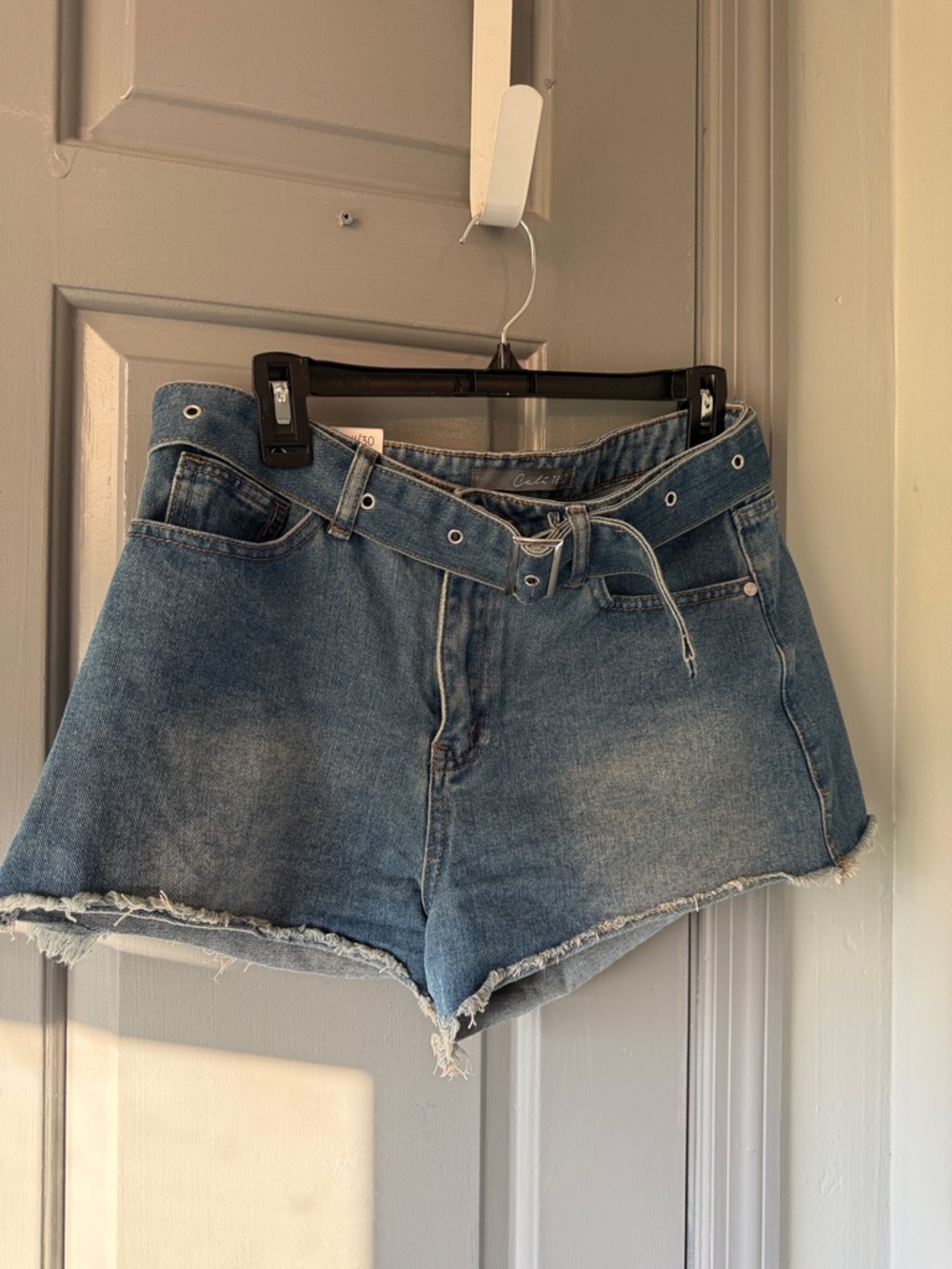 Casual Light Blue Denim High-Rise Frayed Hem Shorts with Belt - Picture 3 of 5